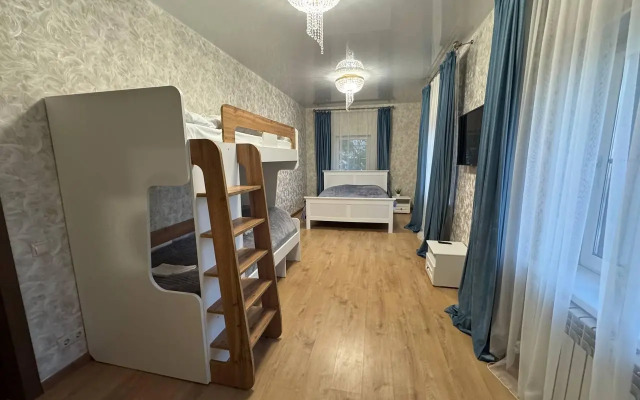 Уманский дом Семь Башен