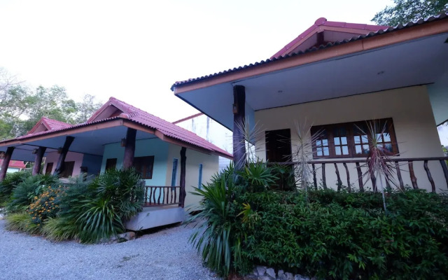 Pum and Plam Homestay Resort