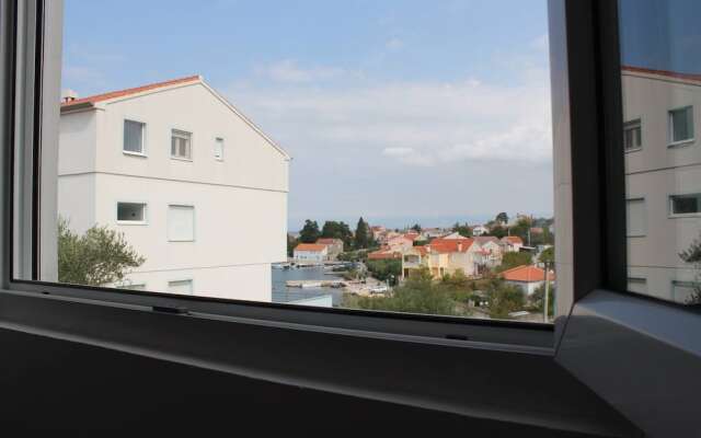 Sea View Apartment Ruza, Sleeps 4