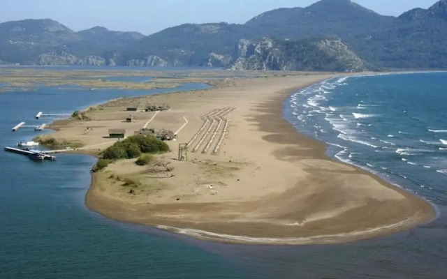 Stylish Ground Floor 3-bed Apartment in Dalyan