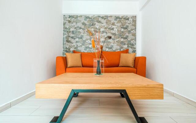 Design Suites Efharis (Syrah)