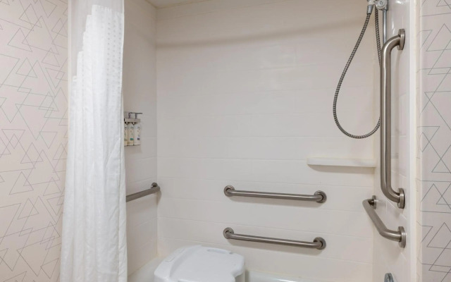 Holiday Inn Express Rochester South - Mayo Area by IHG