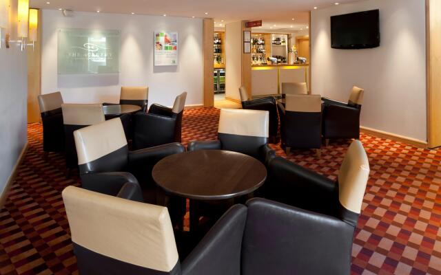 Holiday Inn Basingstoke by IHG