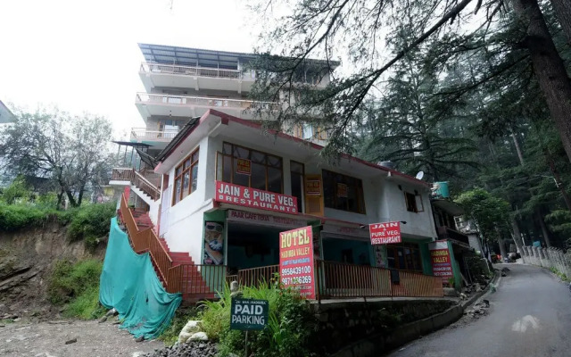 Oyo 18868 Hadimba Valley Manali