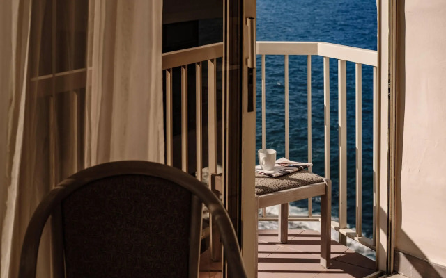 Diplomat Hotel
