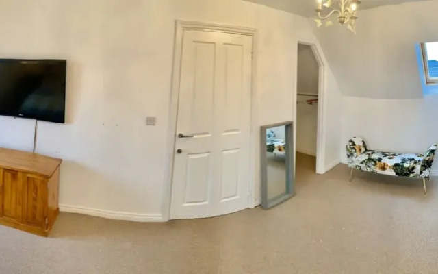 Property with Great Access - Sleeps max7