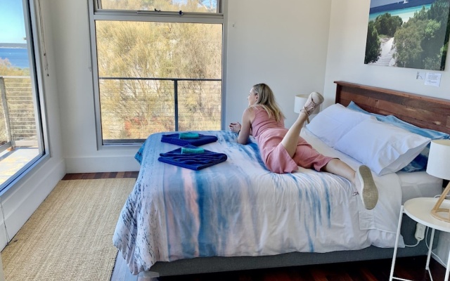 Sunrise on Falie – Guest Rooms – American River