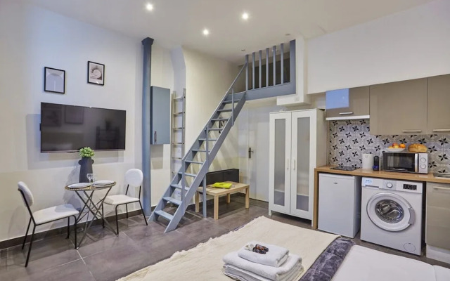 Spacious Studio Center of Paris/montmartre