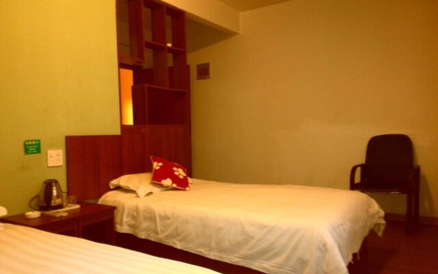 Letu first home inn xiaoshan Airport