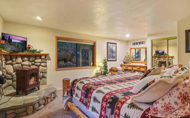 Tahoe Pines Cabin