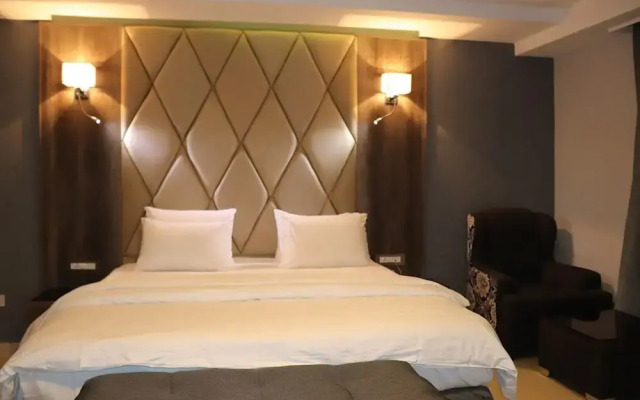 Delad Hotel and Suites
