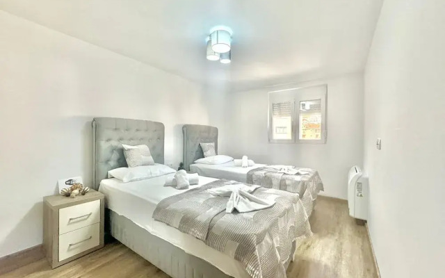 Maxim Family Apartment Budva