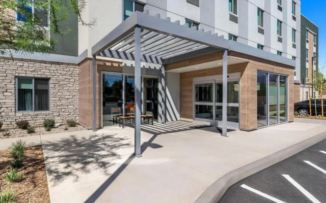 Everhome Suites San Bernardino - Loma Linda