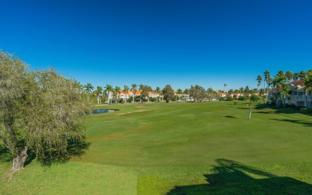 Vista Verde West by Vtrips