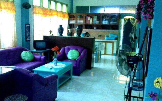 Ayahmi Hostel
