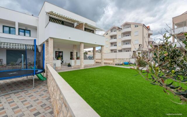 Ultima Apartments