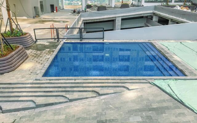 Homey And Restful Studio Royal Sentul Park Apartment