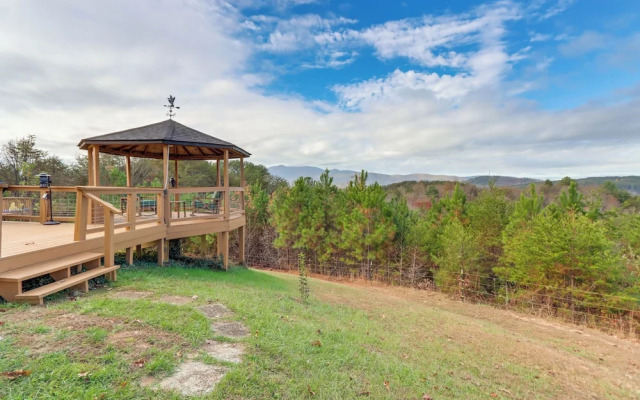 Private Saltwater Pool: Mtn-view Copperhill Home