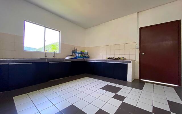 OYO Home 90319 Ambong Bay Resthouse Homes