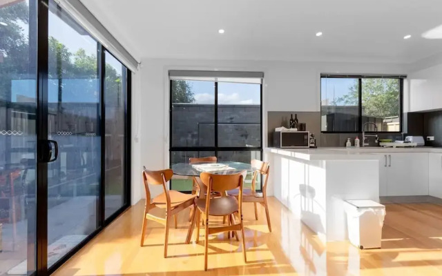 Impressive & Spacious new Townhouse@preston