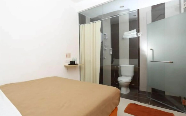 1 Hotel Taman Connaught