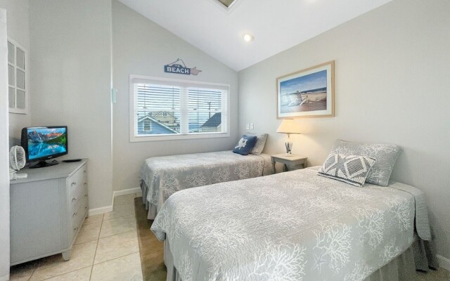 Seascapes - W153 Fantastic Condo Steps Away From Wells Beach And Town Center 2 Bedroom Home by RedAwning