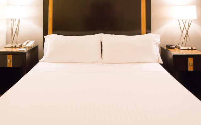 Holiday Inn Express Hotel & Suites Chanhassen by IHG