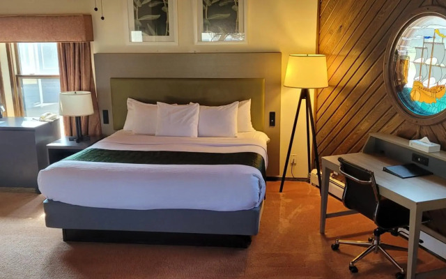 Pictured Rocks Inn & Suites