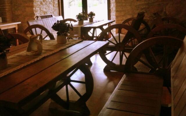 Üksik Rüütel Hotel