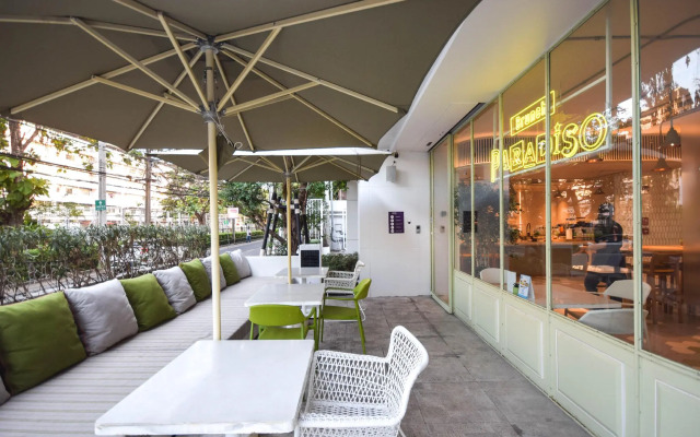 Shama Yen-Akat Bangkok