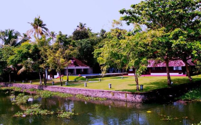 Shanthiteeram Lakeside Heritage Resort