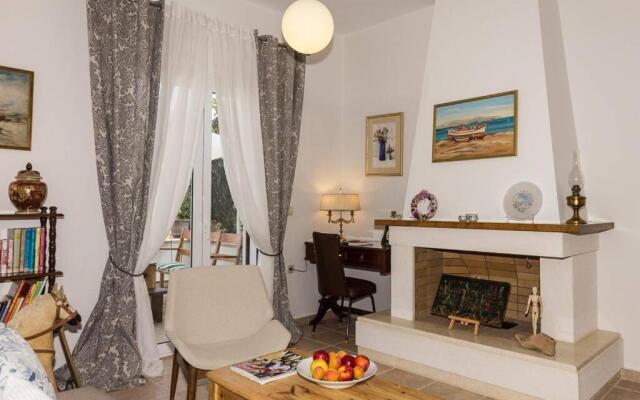 Estia House Cozy-Comfortable Apartment