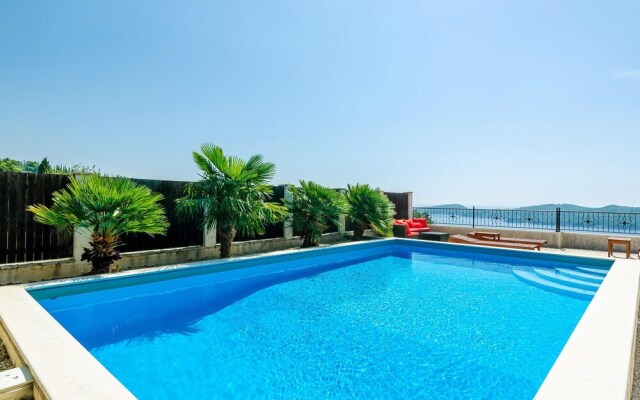 Nice Home in Orasac With Wifi and 6 Bedrooms
