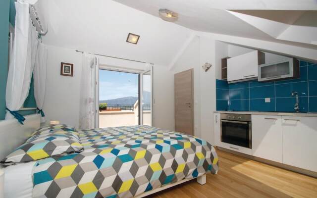 Amazing Home in Lumbarda With Wifi and 6 Bedrooms