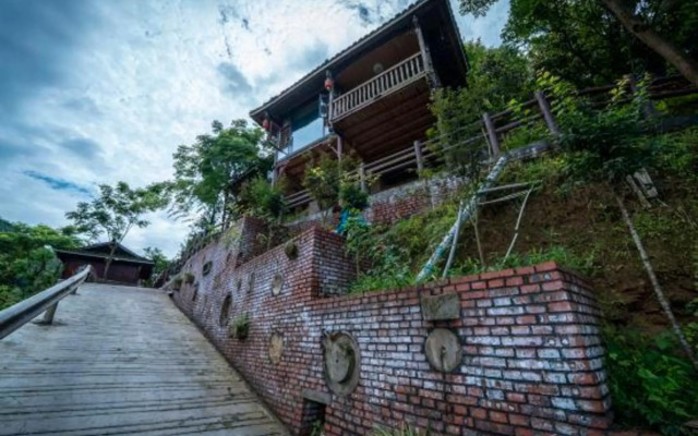 Guyun Langqiao Holiday Hotel