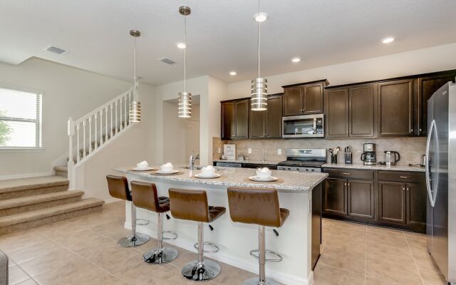 5brm Tiki Bar on Site & Restaurant