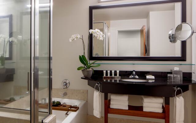 River's Edge Hotel Portland, Tapestry Collection by Hilton