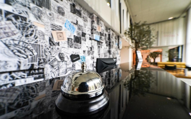 Amazing view over Vienna and infinity pool