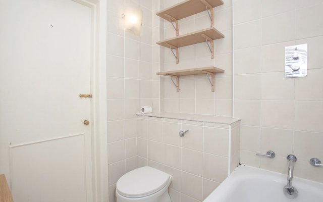 Gorgeous Central One Bed in Earls Court
