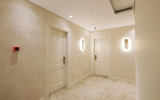 Golden City Hotel, Tirana