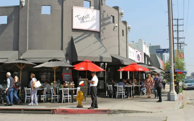 NEW - 1 Location-family-5br-yard-gym-parking