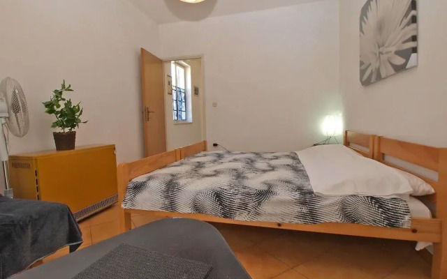 Apartment 1095