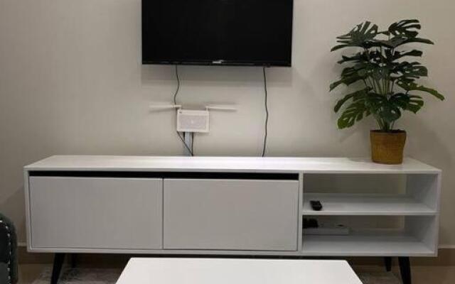 Modern 1br with queen bed-Langata, near Carnivore