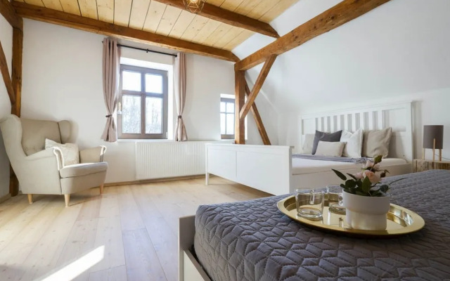 Villa in Rudnik With Private hot tub