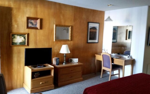 Raton Pass Motor Inn