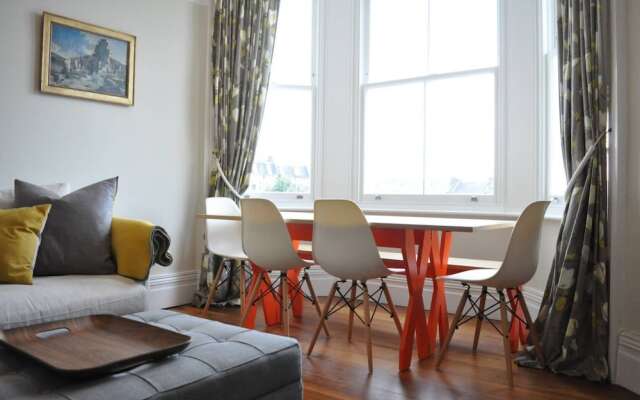 Beautiful 2 Bedroom Flat in Prime Notting Hill Location