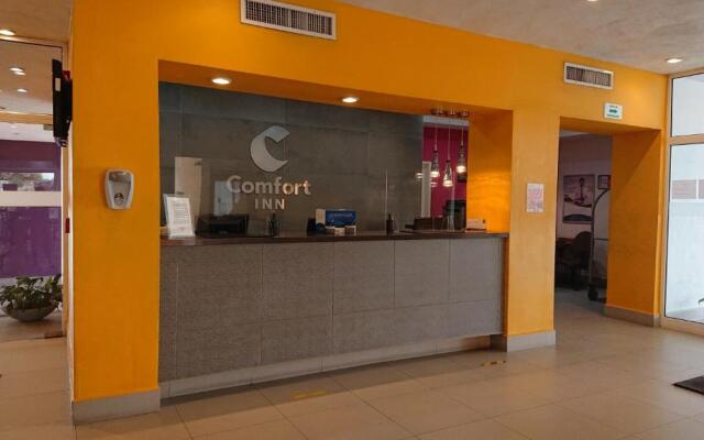 Comfort Inn Monterrey Valle