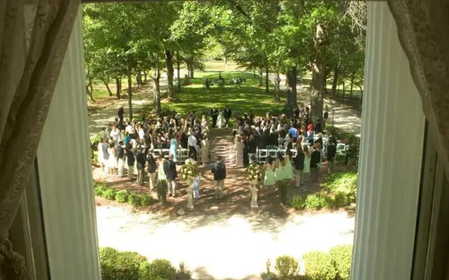 Madison Oaks Inn & Gardens