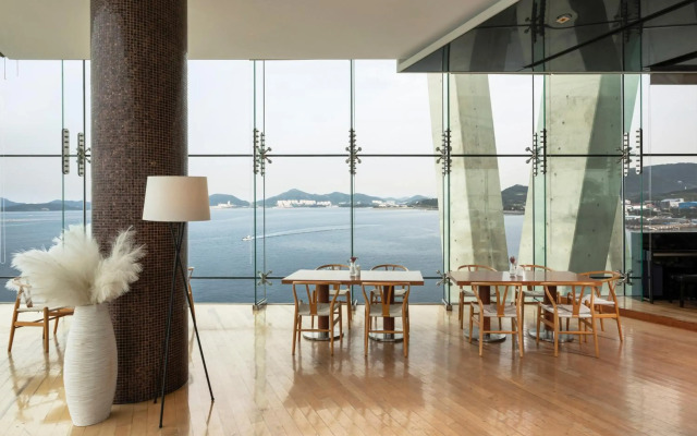 Hidden Bay Hotel