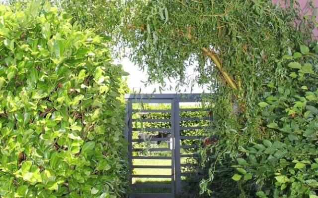 Studio in Bevaix, With Pool Access, Enclosed Garden and Wifi